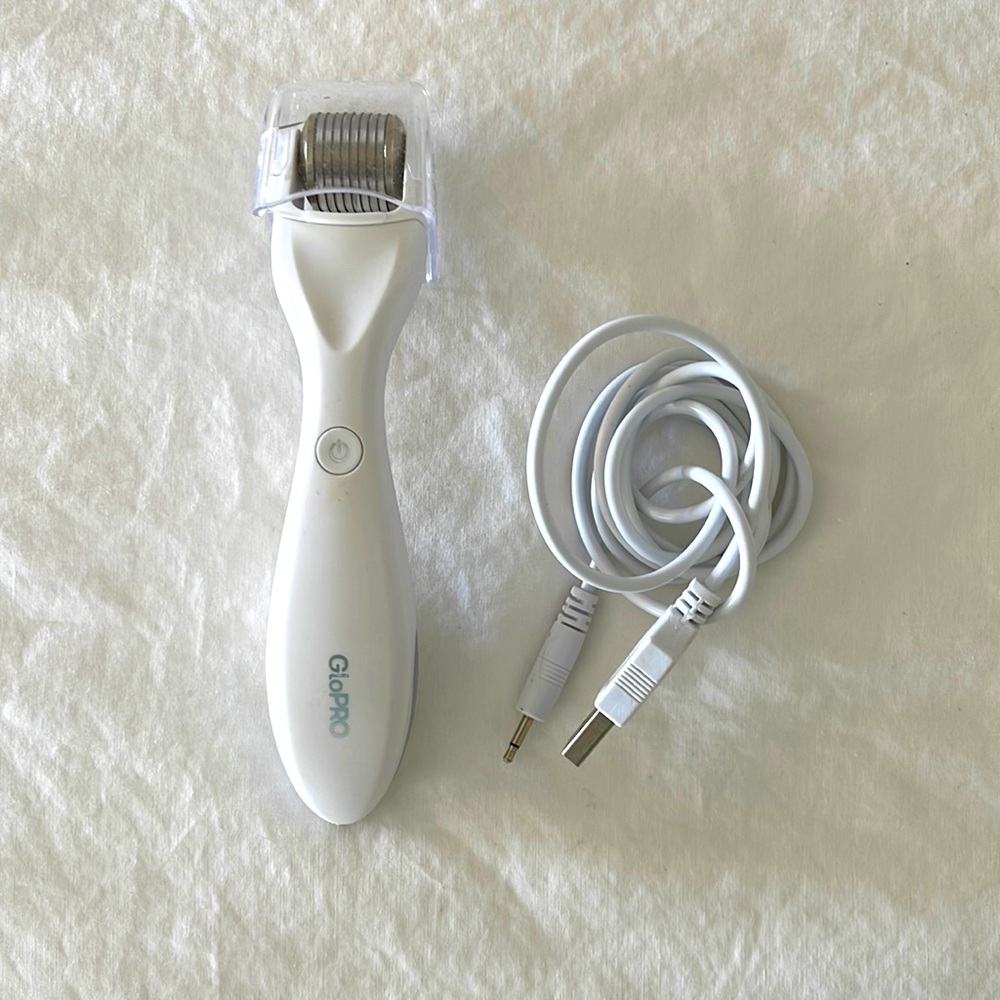 Glopro Microneedling Device with Red Light